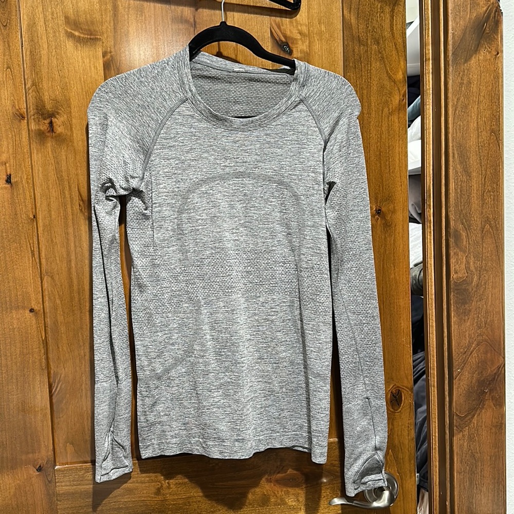 Lululemon Swiftly tech 2.0 grey